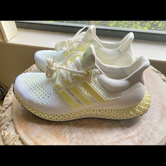 ULTRA4D - Picture 1 of 3